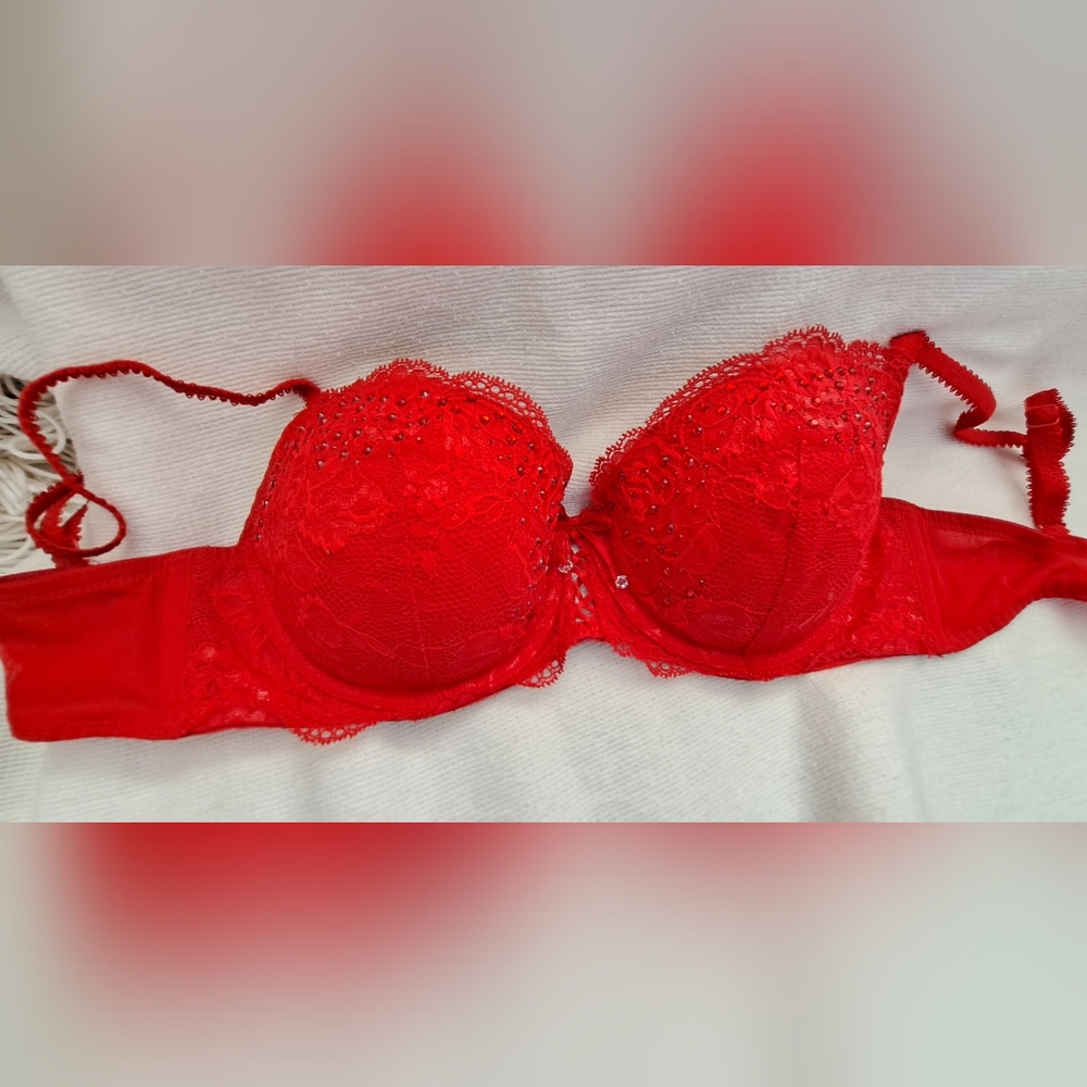 Victoria's Secret Holiday, Red, Push-Up Bra, embellished with bow, 34C